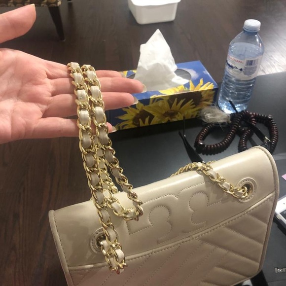 Tory Burch chain Bag, amazing for formal events. - Picture 3 of 4